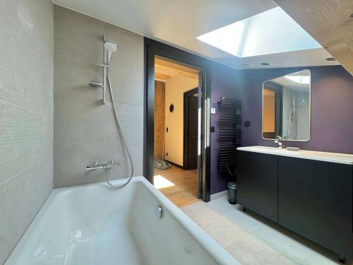 Chalet spacieux aux Allues, 12 pers., sauna, terrasse - FR-1-180-662 in Les Allues