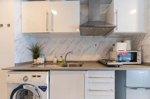 HAVN - Studio Apartment in Goldcrest Views, JLT, Dubai (photo 3)