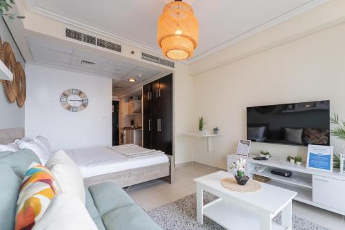 HAVN - Studio Apartment in Goldcrest Views, JLT, Dubai (photo 8)