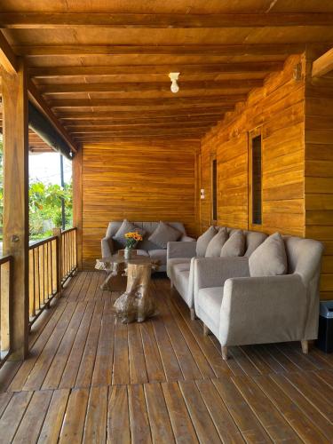 Han's Villa in ซัมบาวา