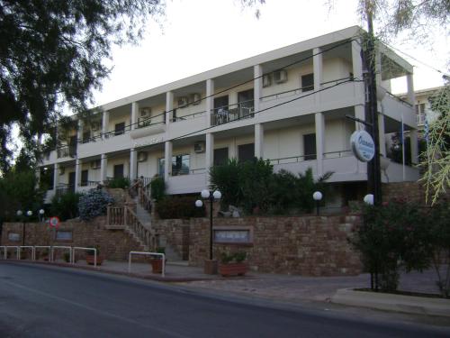  Oceania Hotel in Karfás