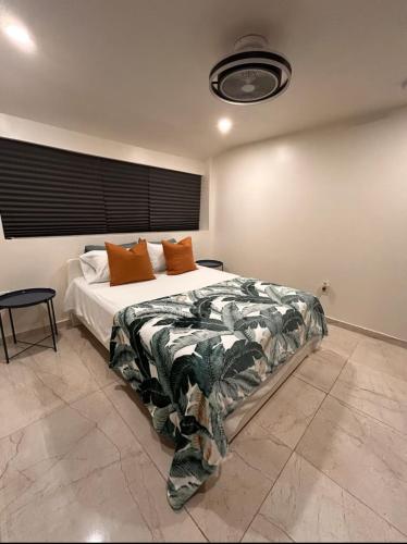 MIAMI ROOMs