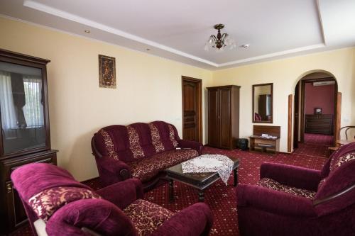 Shelter Hotel & Restaurant in Kolodežno