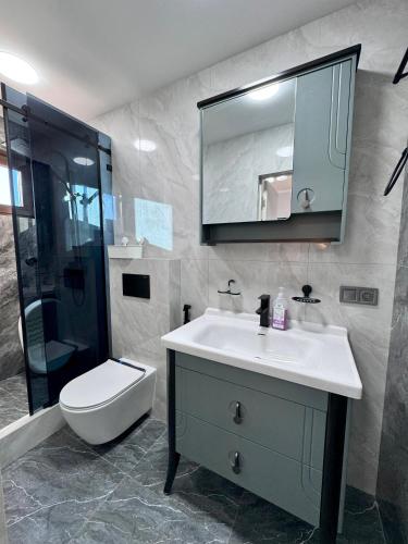 淋浴間, Mountain paradise Премиум дача в Чимгане in 俞蘇可娜