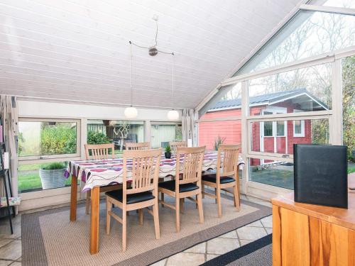 บริการและสิ่งอำนวยความสะดวก, 4 person holiday home in Hemmet in เฮมเมท