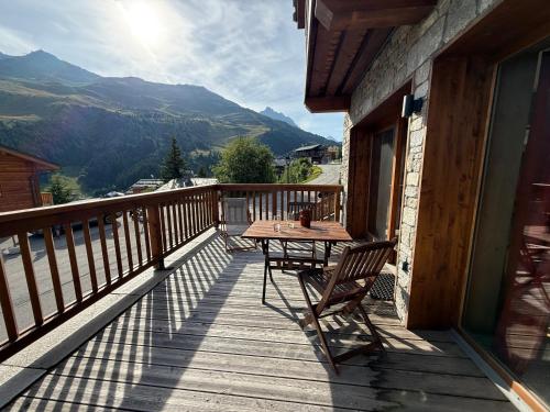Balcony/terrace, Appartement de luxe 6 personnes 3 chambres Meribel Mottaret location du samedi au samedi in Meribel