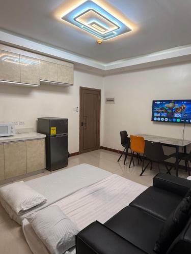 2 AC in 1 Room JCAL Building Near Manila Airports MOA OKADA, Manila (foto 8)