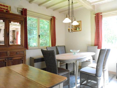 Chalet in Bièvre for 9 Person, Bièvre (photo 4)