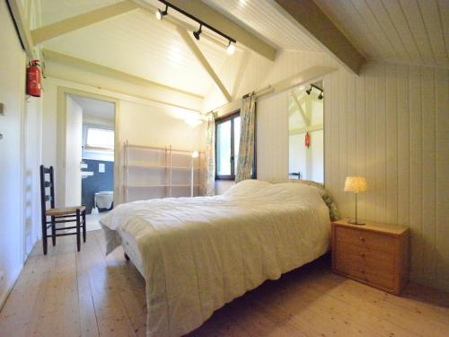 Chalet in Bièvre for 9 Person, Bièvre (photo 5)