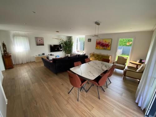 Large house with generous garden in كدريفين
