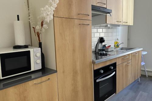 Arina & Julien Peronne Centre in 皮隆尼