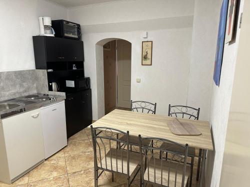 Gästewohnung Locktow, Hauptstraße 1 (Gastewohnung Locktow, Hauptstraße 1) in เชอเนเฟลด์