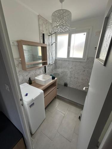 T2 moderne proche centre avec balcon et wifi in Saint-Lo