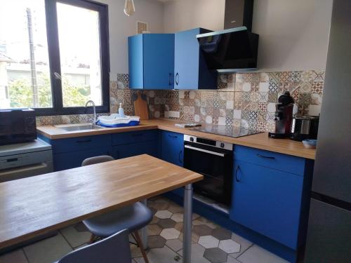 T2 moderne proche centre avec balcon et wifi in Saint-Lo