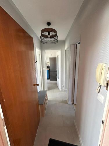 T2 moderne proche centre avec balcon et wifi in Saint-Lo