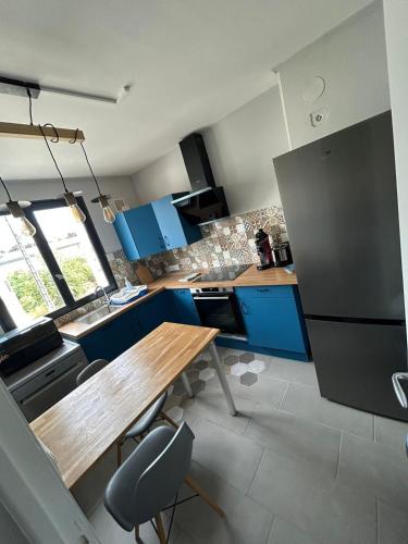 T2 moderne proche centre avec balcon et wifi in Saint-Lo