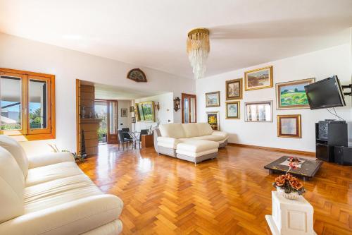 Villa di Carmen by BarbarHouse