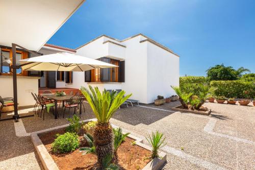 Villa di Carmen by BarbarHouse