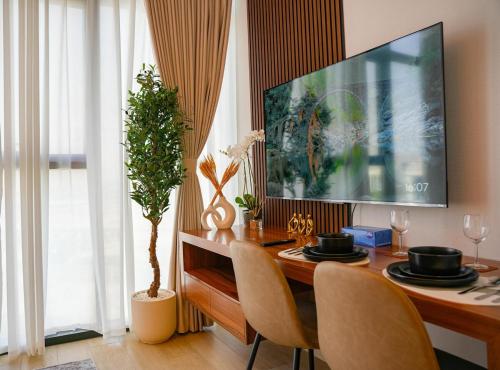 Cozy Studio with Big Terrace in Azizi Riviera - image 7