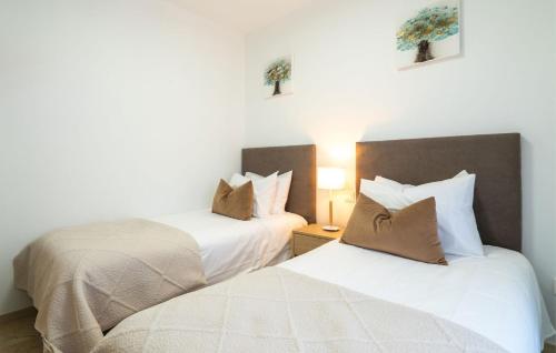 Modern Apartment with Sea & Mountain Views at Small Oasis - image 4