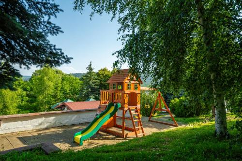 Spēļu laukums, Комплекс Асеневци in Kostenkovtsi