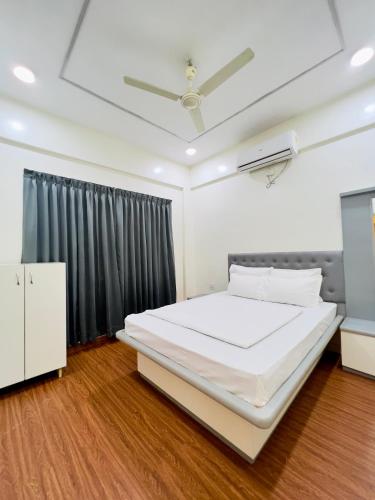 Hotel Swaraj in Lavale