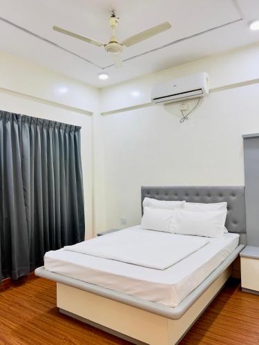 Hotel Swaraj in Lavale