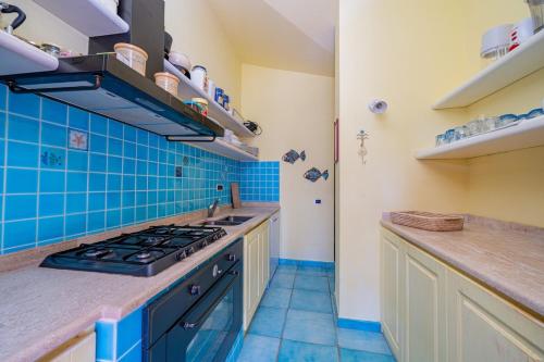 Villa just steps from the sea in Costa Serena