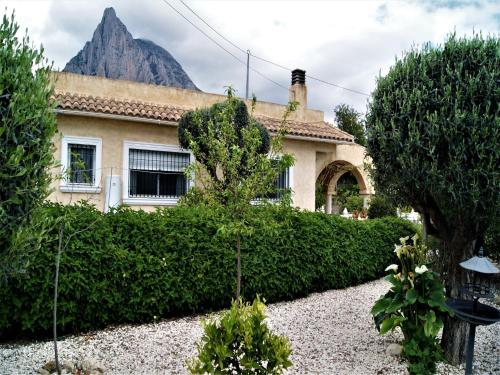 Finestrat Villa with Views