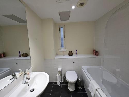 2 bedroom, 4 beds -Grassmarket, Edinburgh (photo 3)