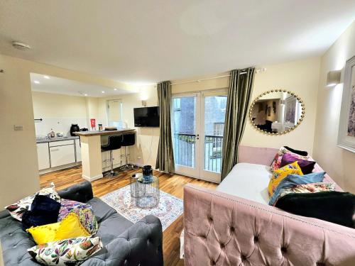 2 bedroom, 4 beds -Grassmarket, Edinburgh (photo 8)
