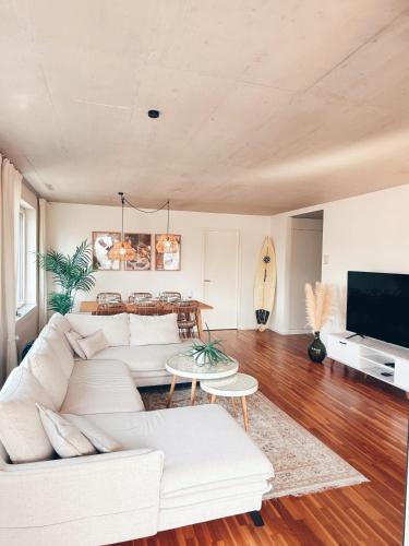 Shared lounge/TV area, Boho Oase 8min zum Zurich HB in Dietikon