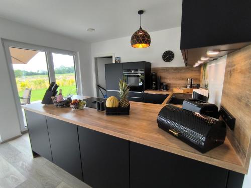 設施, VILLA VULKANEIFEL -modern -familienfreundlich -Terrasse -Doppelgarage -ruhiger Lage in 布爾沙伊德