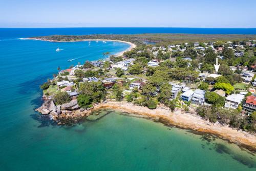 Discover Lambeth Walk Beach Home in Bundeena