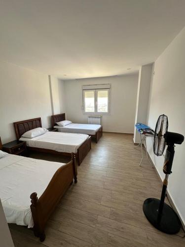 T5 spacieux et lumineux in Akid Lotfi