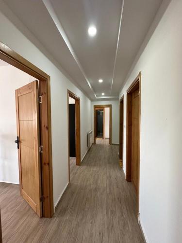 T5 spacieux et lumineux in Akid Lotfi