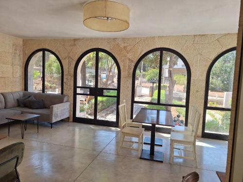 利尚斯基住宿 - 1936年開放 (Lishansky Since 1936) in 梅圖拉