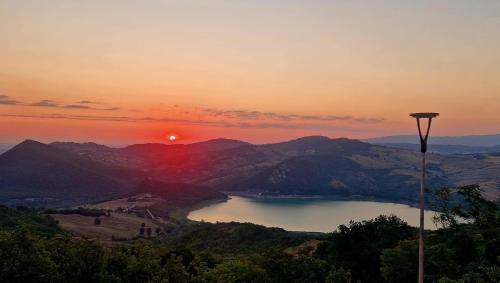 Parco della Majella - Casa sul lago - Appartamento Glicine - Tra Storia e Bellezza nel Cuore dell'Ab in Gessopalena