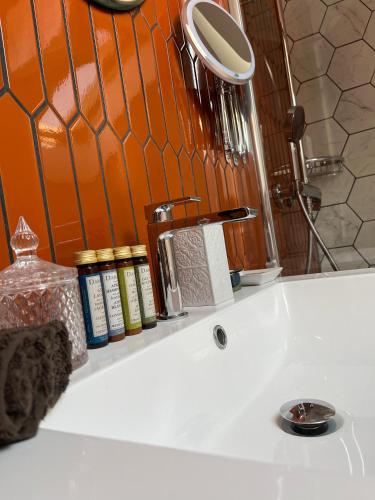 ห้องน้ำ, the Herbalist in ทิฮานี่