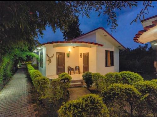 . Eiyuu Hotels & Resort - Corbett