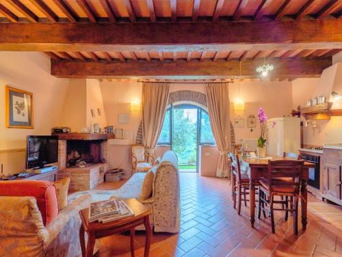Holiday Home in Tuscany with Pool  BBQ in 菲利內瓦爾達爾諾