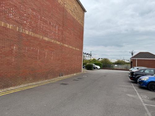 Spacious Tidy Room in Splott