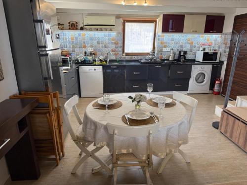 Kindya Stone House in Dort Tepe