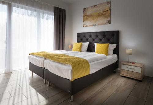 2 twin beds