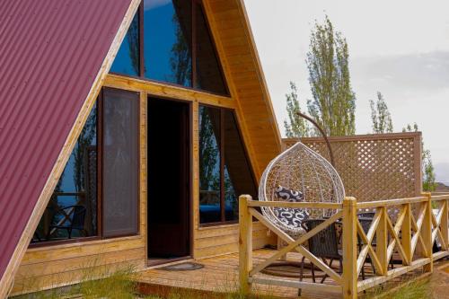 Bungalow de 52 m2 com 1 quarto(s) e 1 casa(s) de banho(s), na área Antarut (In clouds  resort) in Antarut