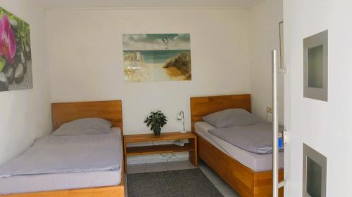 Gemütliche, einfache Unterkunft mit vier Betten, Küche, Bad, Ettlingen (foto 5)