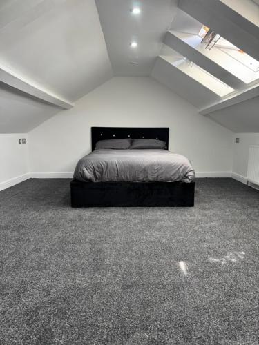 Rhonda house share one bedroom in shared house gîte à louer Evanstown