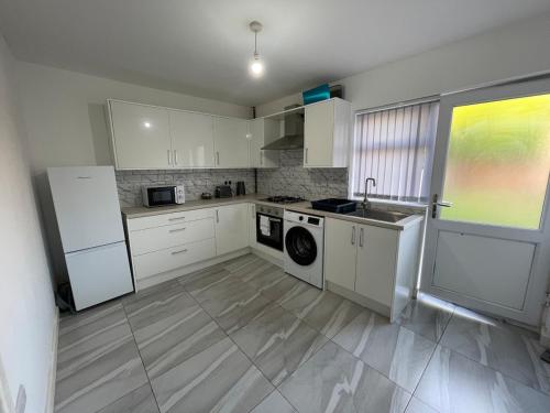 3 Bedroom House near M6, Aston Villa, Star city, Birmingham (foto 3)