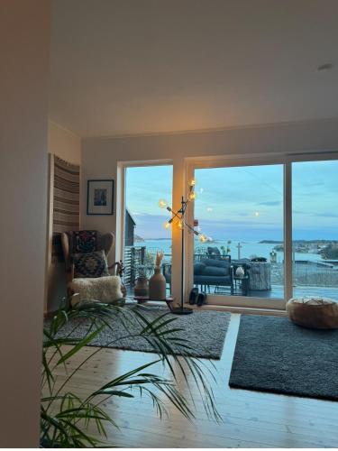 Aid og Svein’ s sentrumsnære panorama hjem in Kita