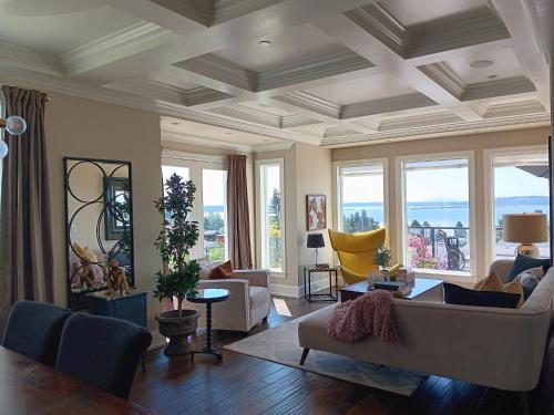 View, Sand and Salt Bed & Breakfast in White Rock (BC)